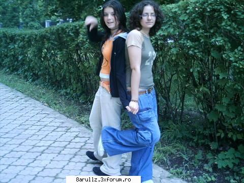2 rapperitze la scoala... :d ziceti shi voi :):):) look